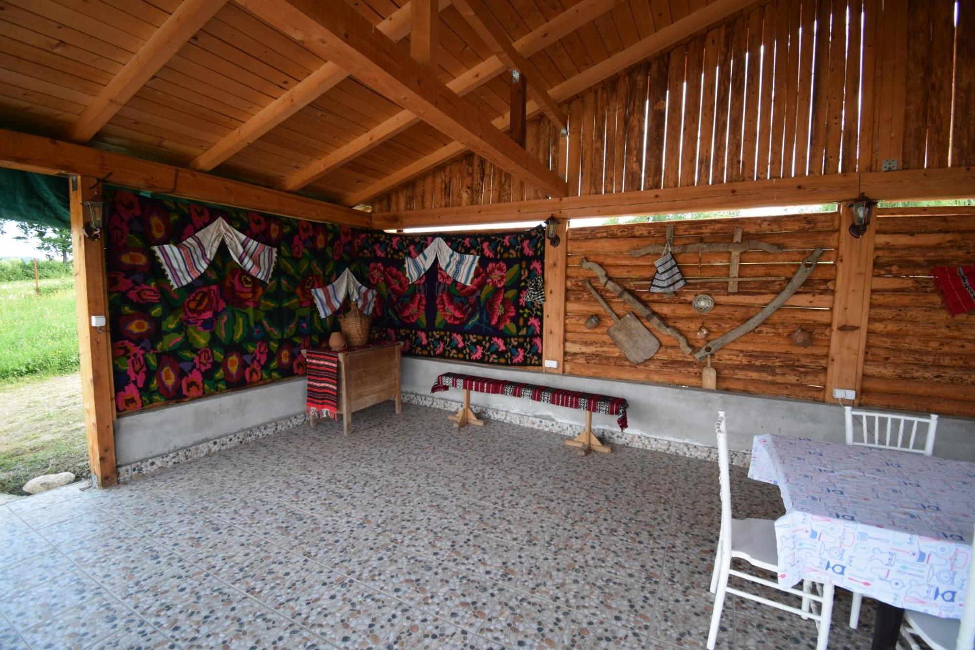 La Radacini Appartement Horezu Buitenkant foto